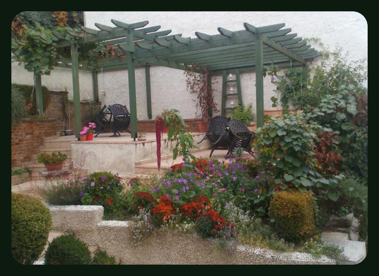 Room In A Neoclassical House - Ladybug Kastoria Exterior foto